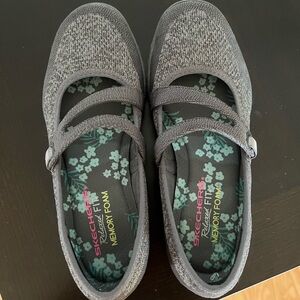 Skechers Memory Foam Flats. Grey. Size 6. Never worn.